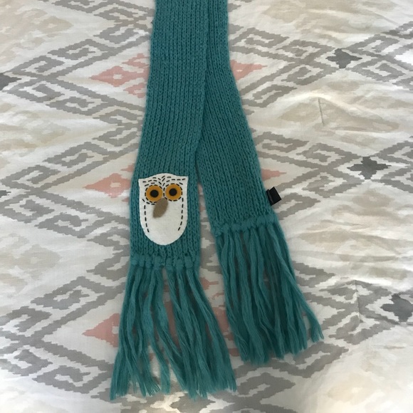 Urban Outfitters Owl Scarf - Picture 3 of 4